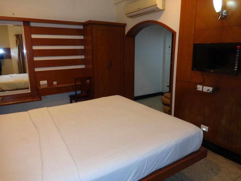 Sanu International Hotel Namakkal ภายนอก รูปภาพ